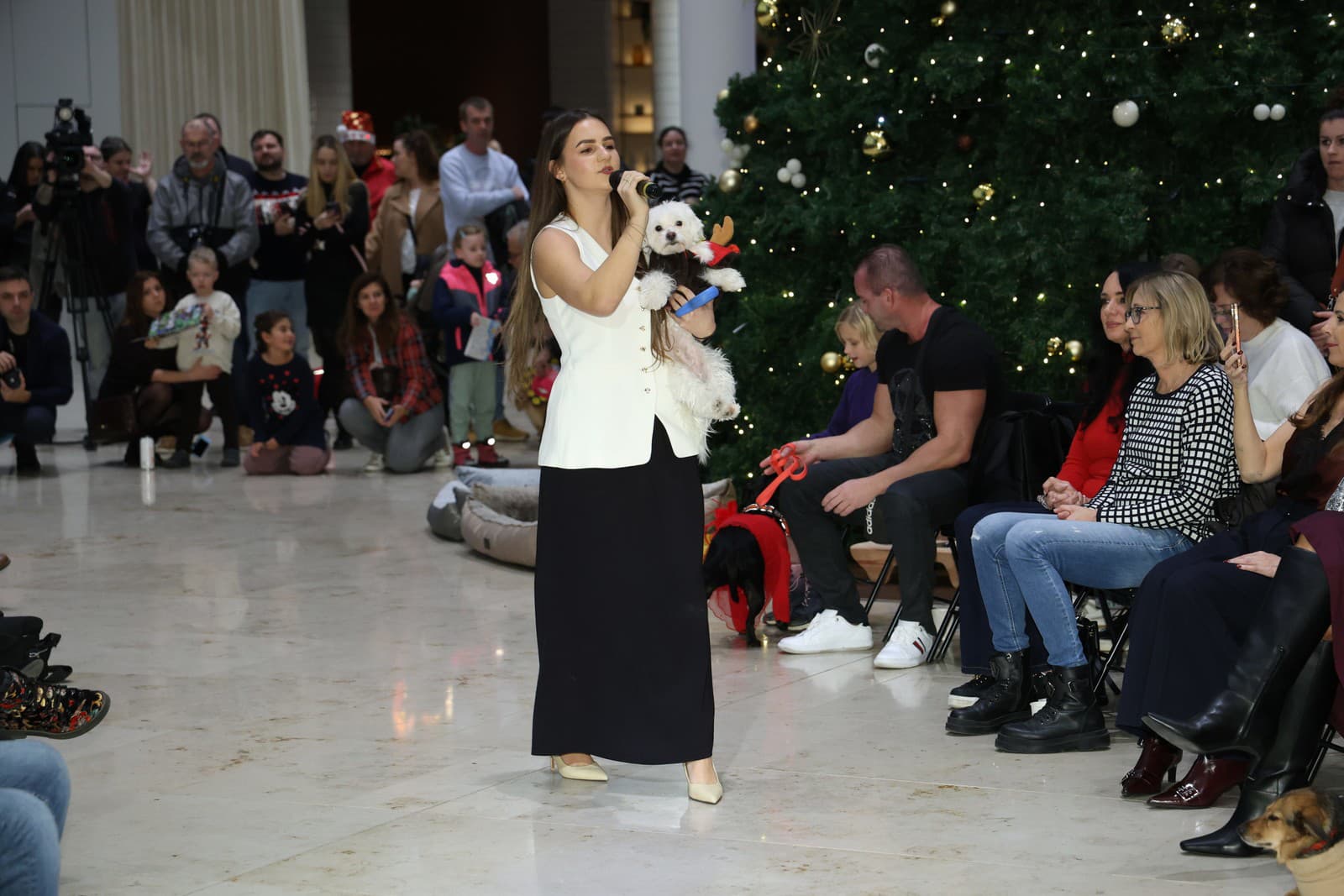 Módna prehliadka so psami. Na snímke Gréta Pogány