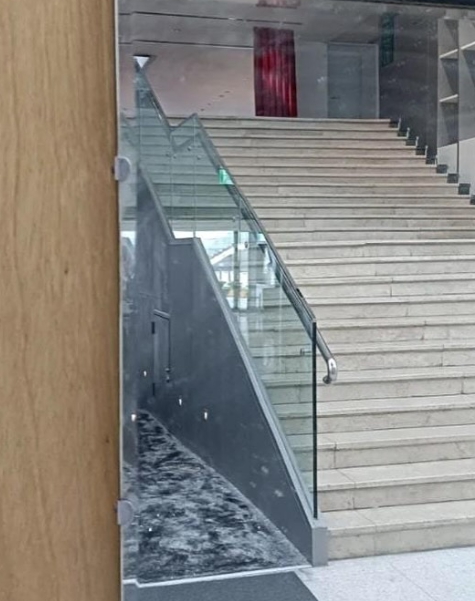 Dobrovoľník omylom „upratal“ umelecké dielo.