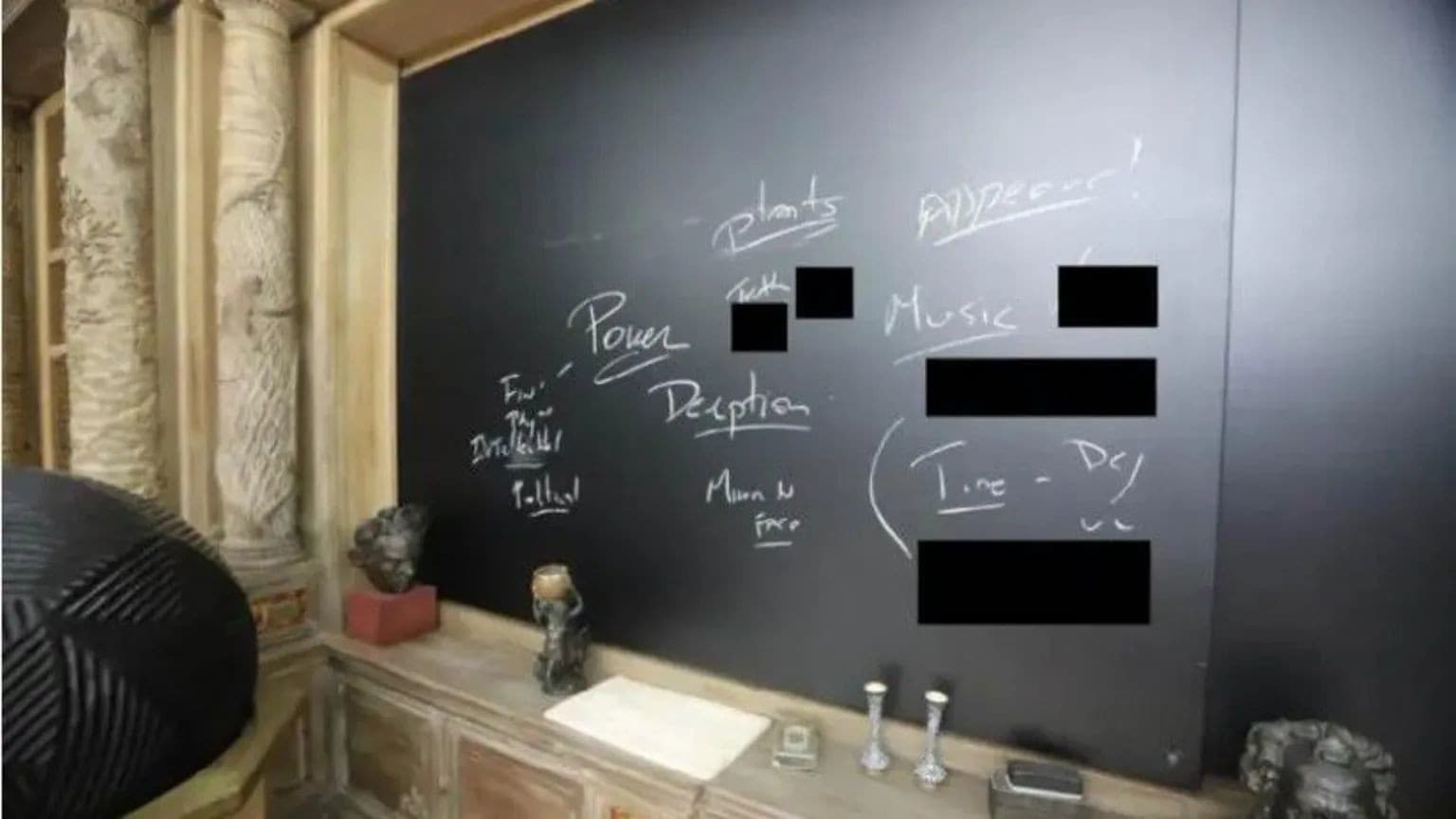 Kongresmani zverejnili desivé zábery z Epsteinovho ostrova.