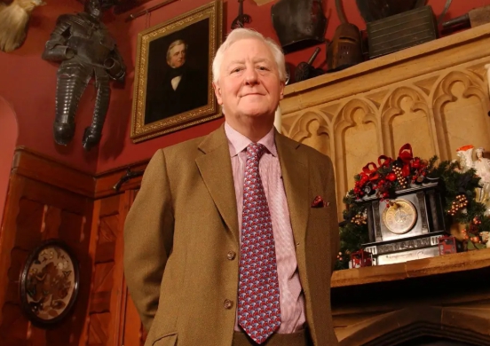 Britský baronet hľadá ženu, ktorá mu porodí dediča!