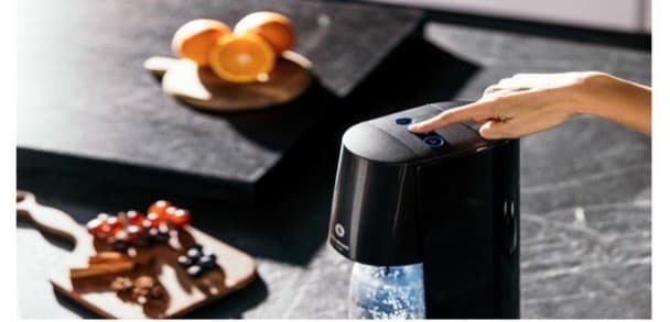 Naplňte a stlačte – taká jednoduchá je príprava perlivej vody so SodaStream