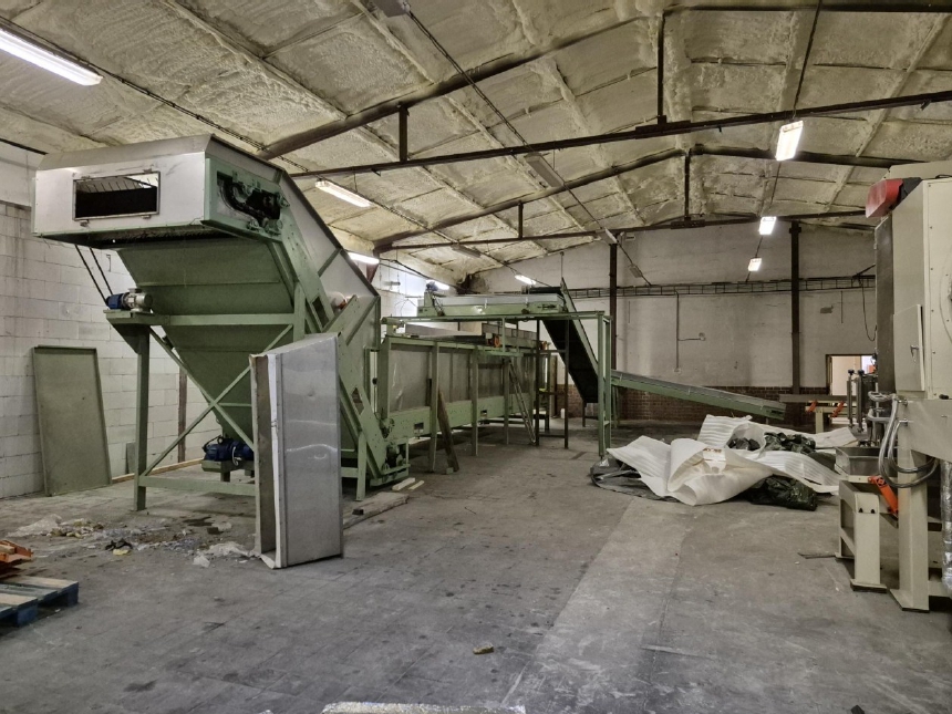 ďalšia odhalená nelegálna linka na spracovanie tabaku v Sobranciach