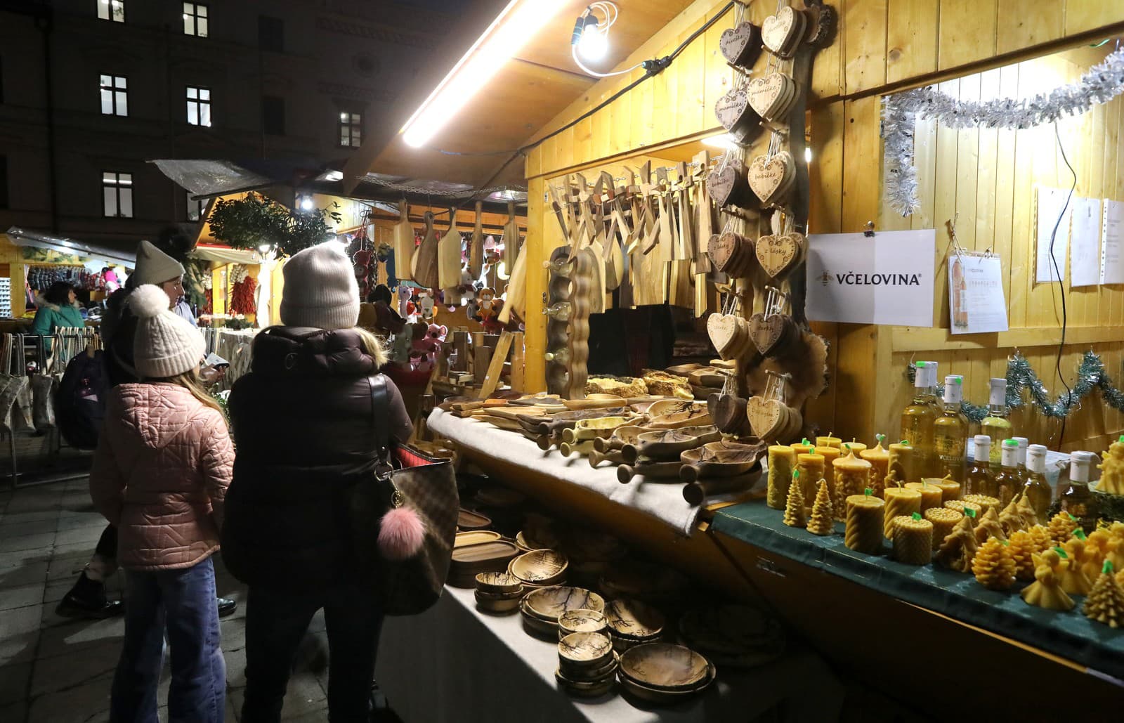 Vianočné trhy na Námestí SNP v Banskej Bystrici 