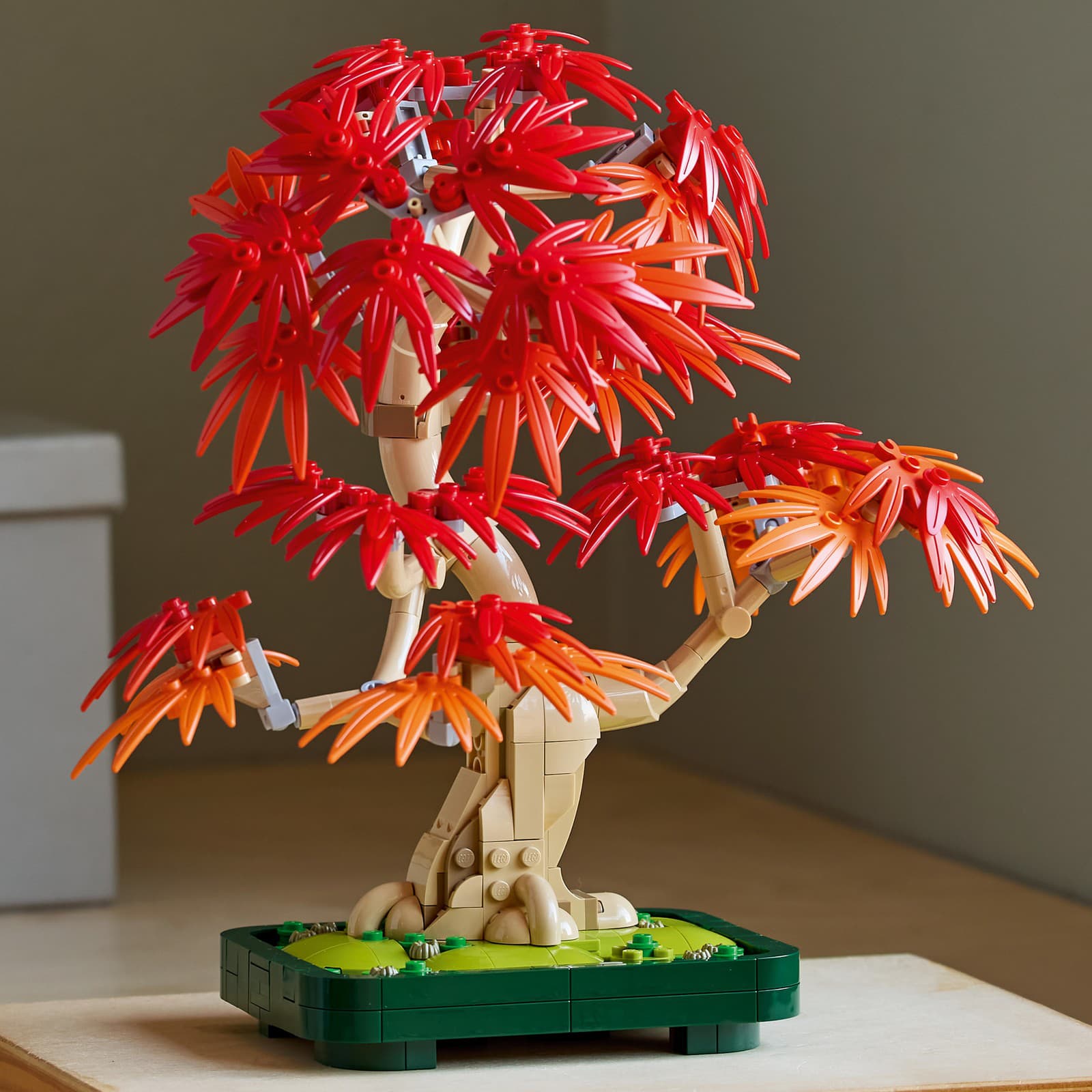 LEGO® Botanicals 10348 Bonsaj – Japonský červený javor (Zdroj: LEGO®)