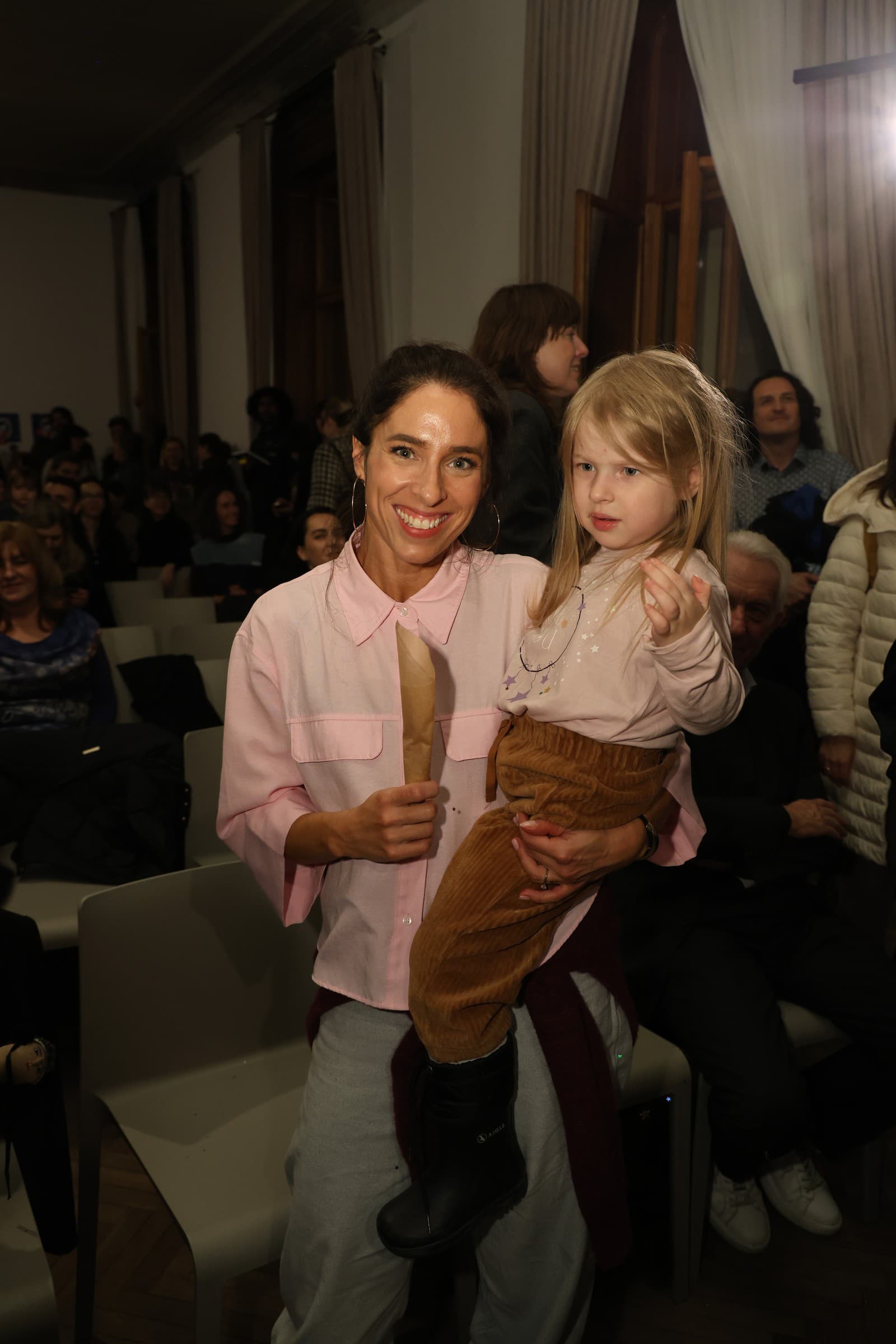 Krst novej knihy Tamary Heribanovej - Zuzana Porubjaková s dcérou Lunou