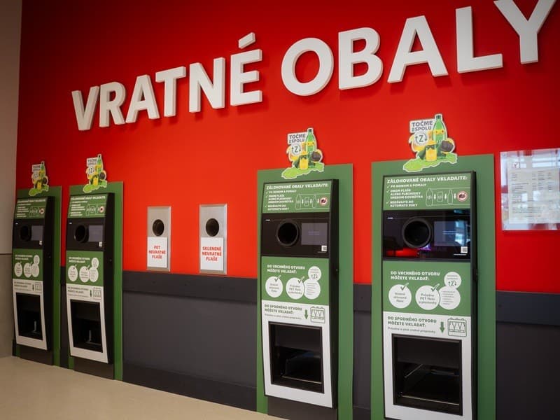 Prázdne PET fľaše a plechovky pohodlne odzálohujete v Kauflande.