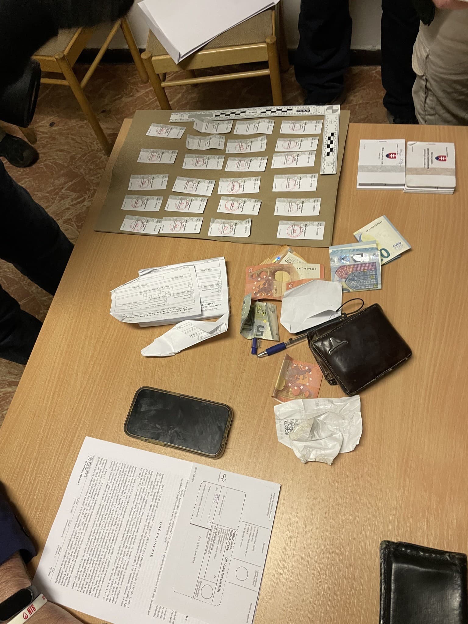 Policajti mali neoprávnene vyberať