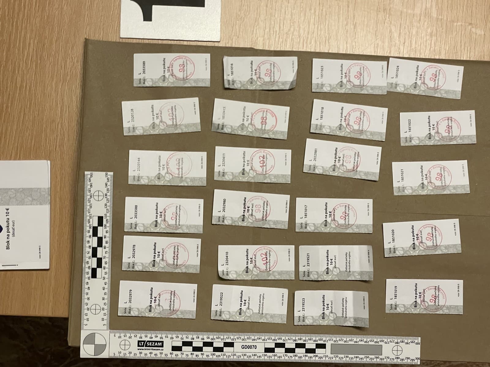 Policajti mali neoprávnene vyberať