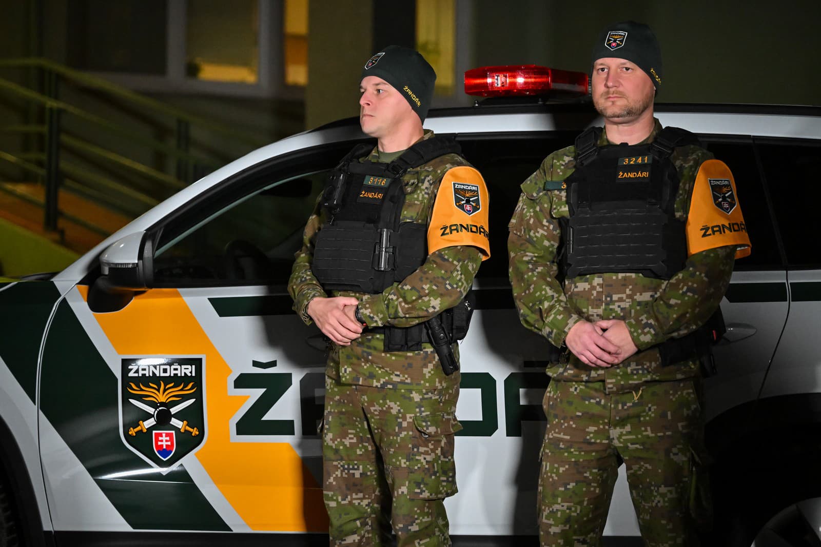 do služby naprieč Slovenskom nastúpili prvé žandárske hliadky