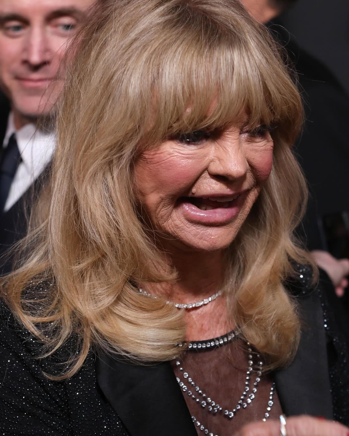 Ako vosková figurína! Z