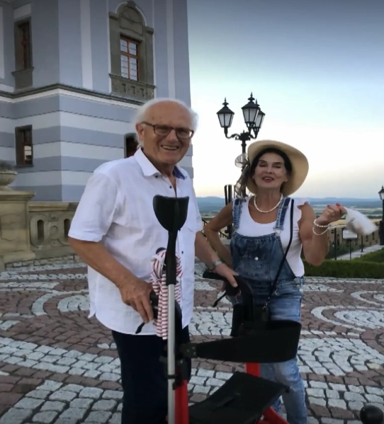 Zuzana Kocúriková s manželom Petrom Mikulíkom