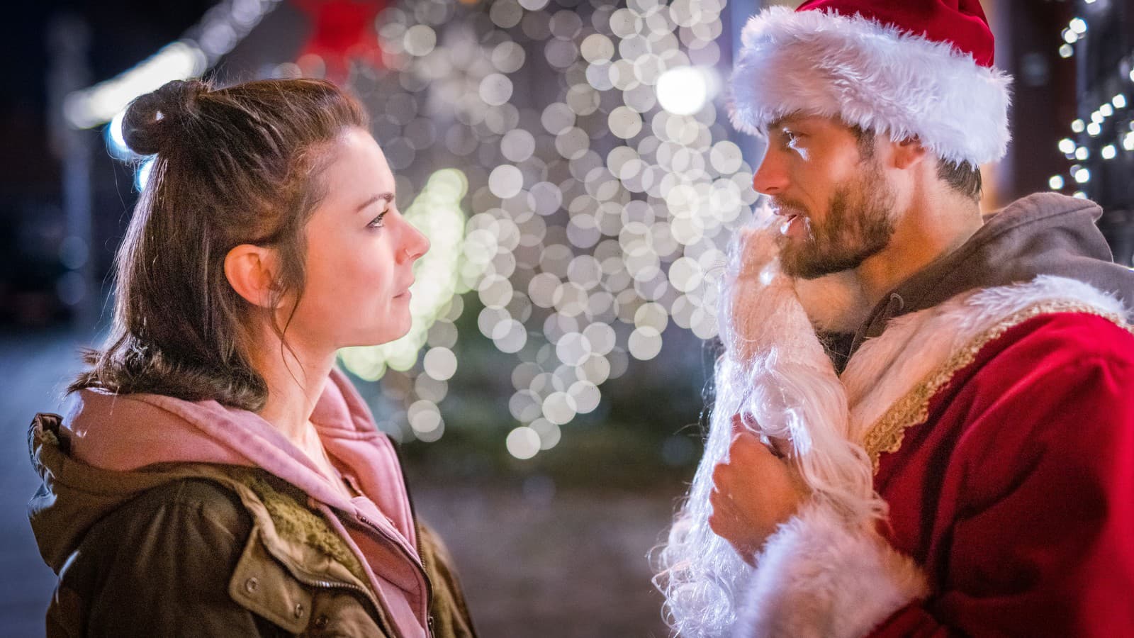 Pobozkala som Santa Clausa.