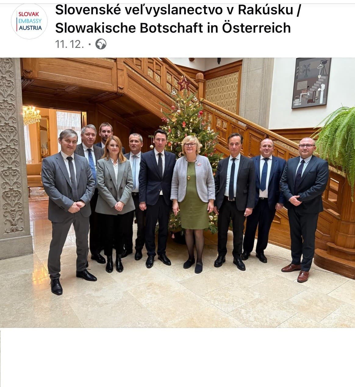 NOVÉ detaily fotky Epsteina