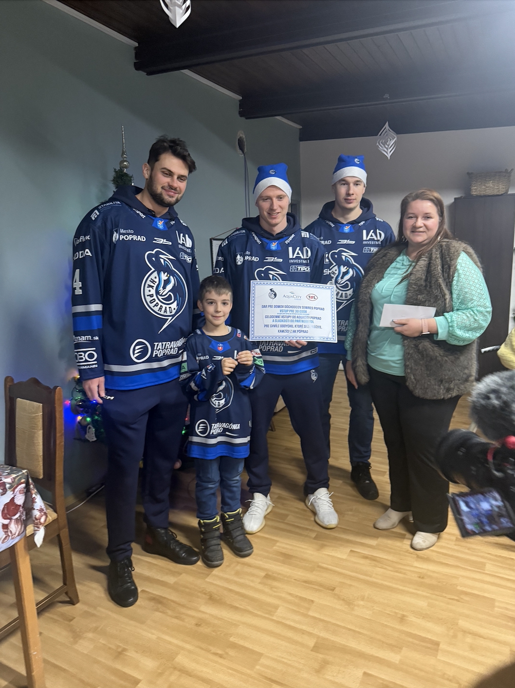 HK Poprad spojil Vianoce
