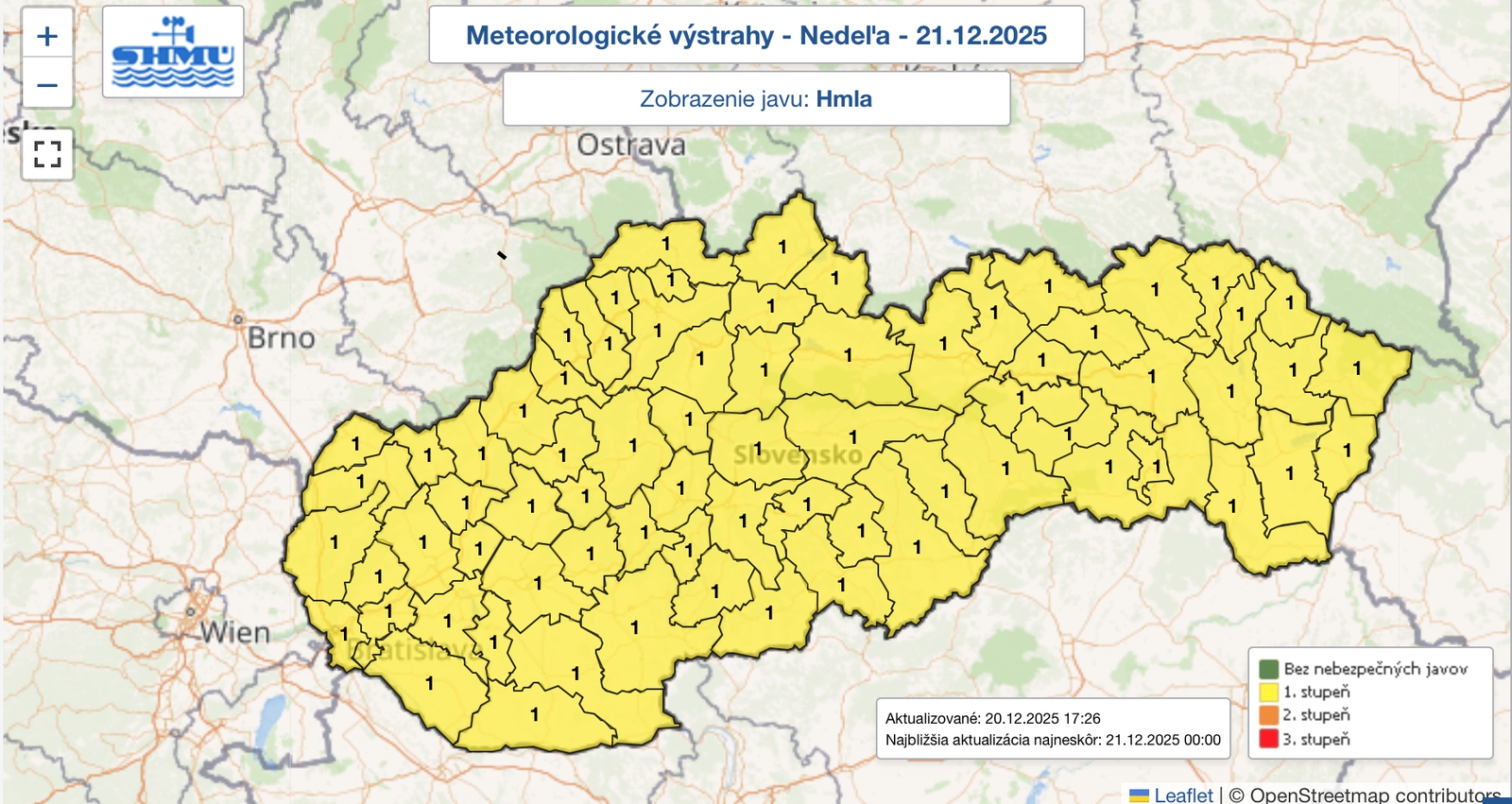 Hmla potrápi Slovensko aj v nedeľu. 