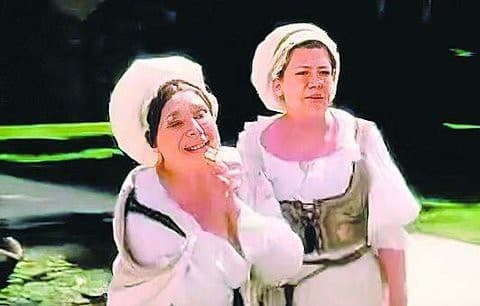 Daniela Bartáková si zahrala v rozprávke Z pekla šťastie pestúnku. 