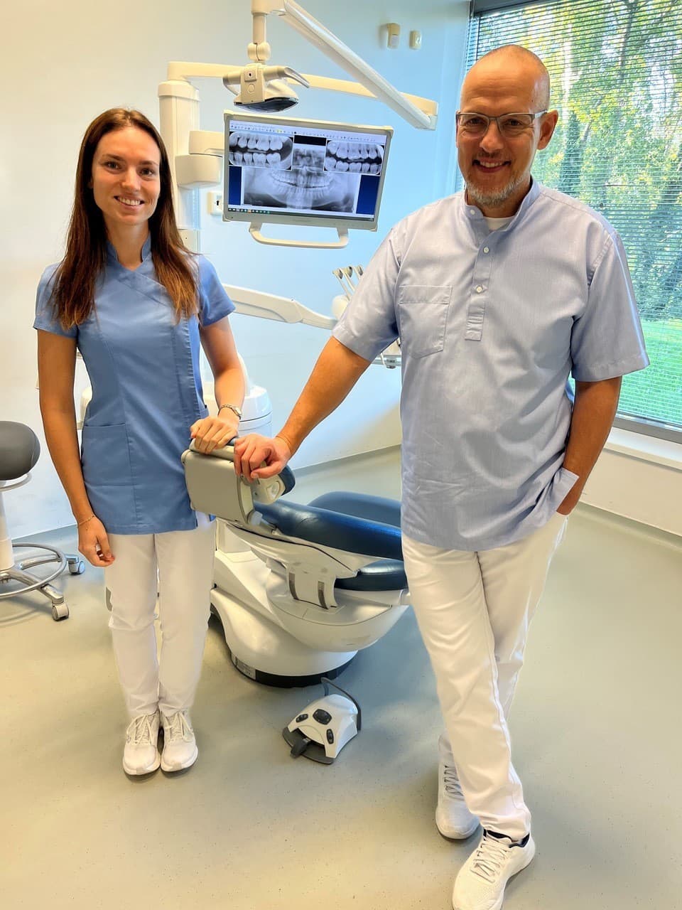 V rodinnej tradícii a precíznej zubnej starostlivosti pokračujú aj deti MUDr. Schilla