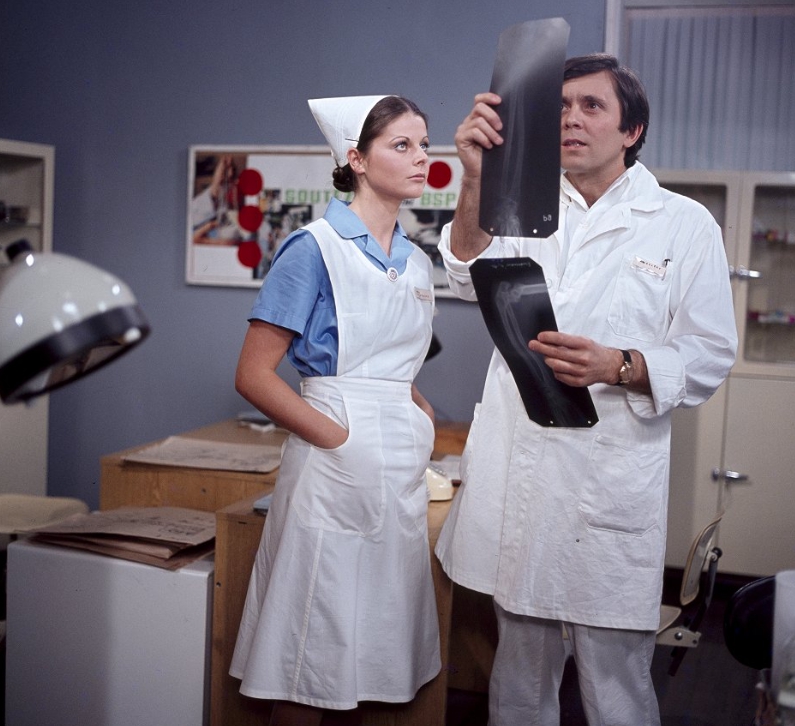 Andrea Čunderlíková ako Ina v seriáli Nemocnica na okraji mesta.