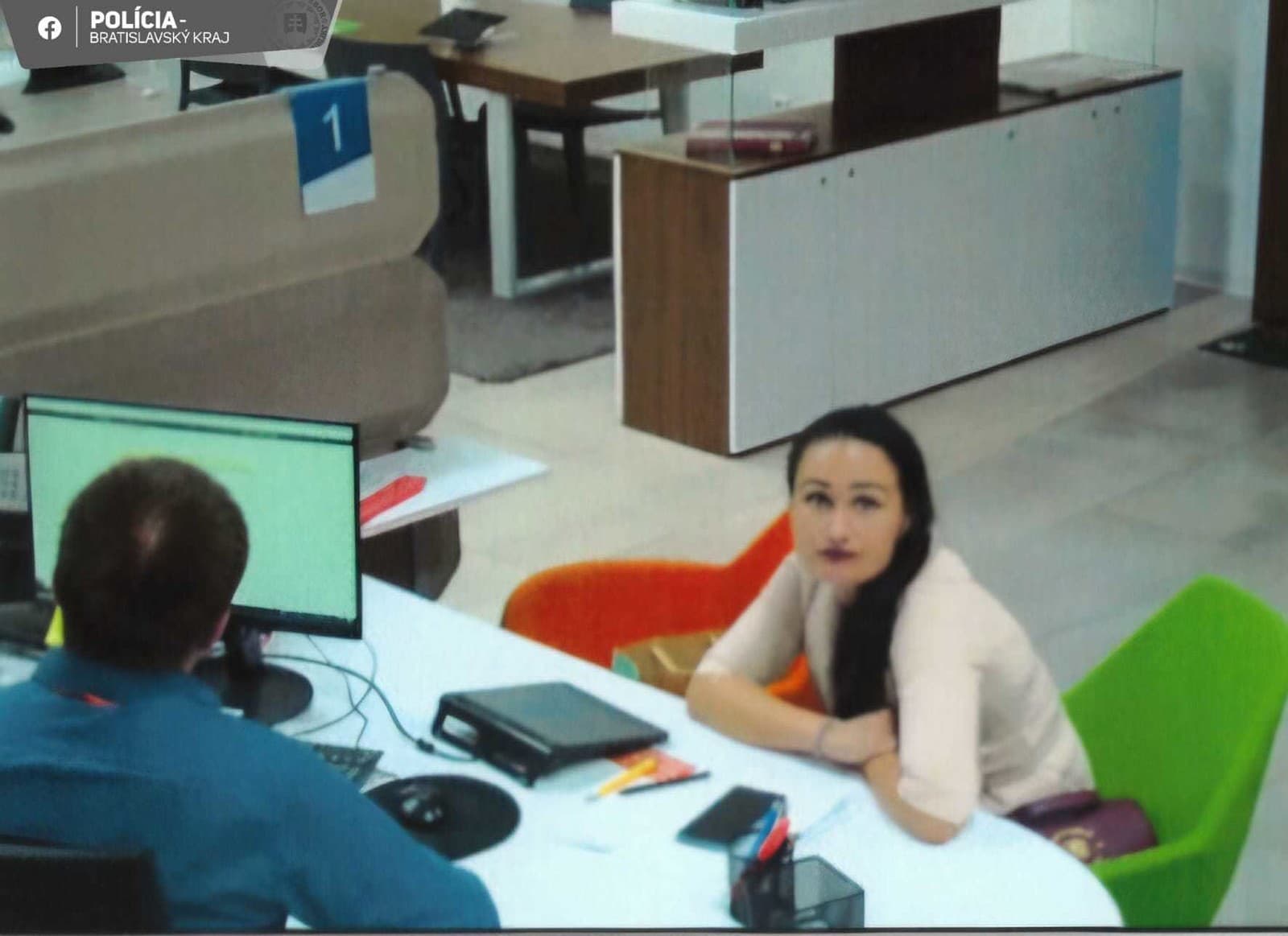 Bratislavskí policajti vyšetrujú úverový podvod.