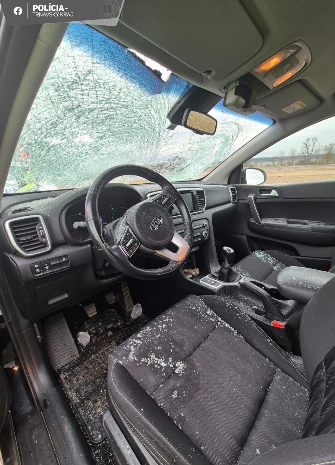 Rozbité celé sklo! FOTO