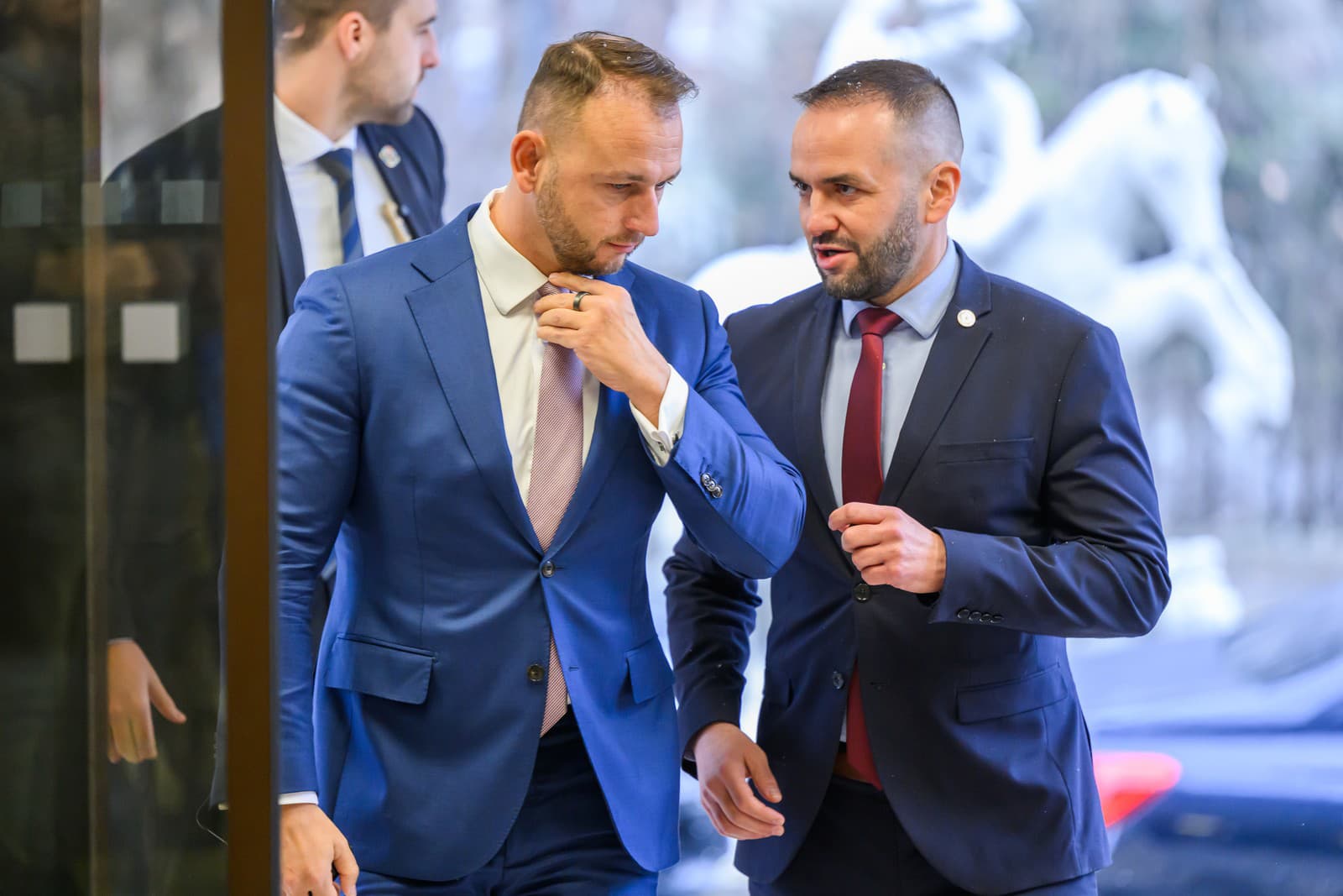 Minister Matúš Šutaj Eštok a jeho hovorca Matej Neumann.