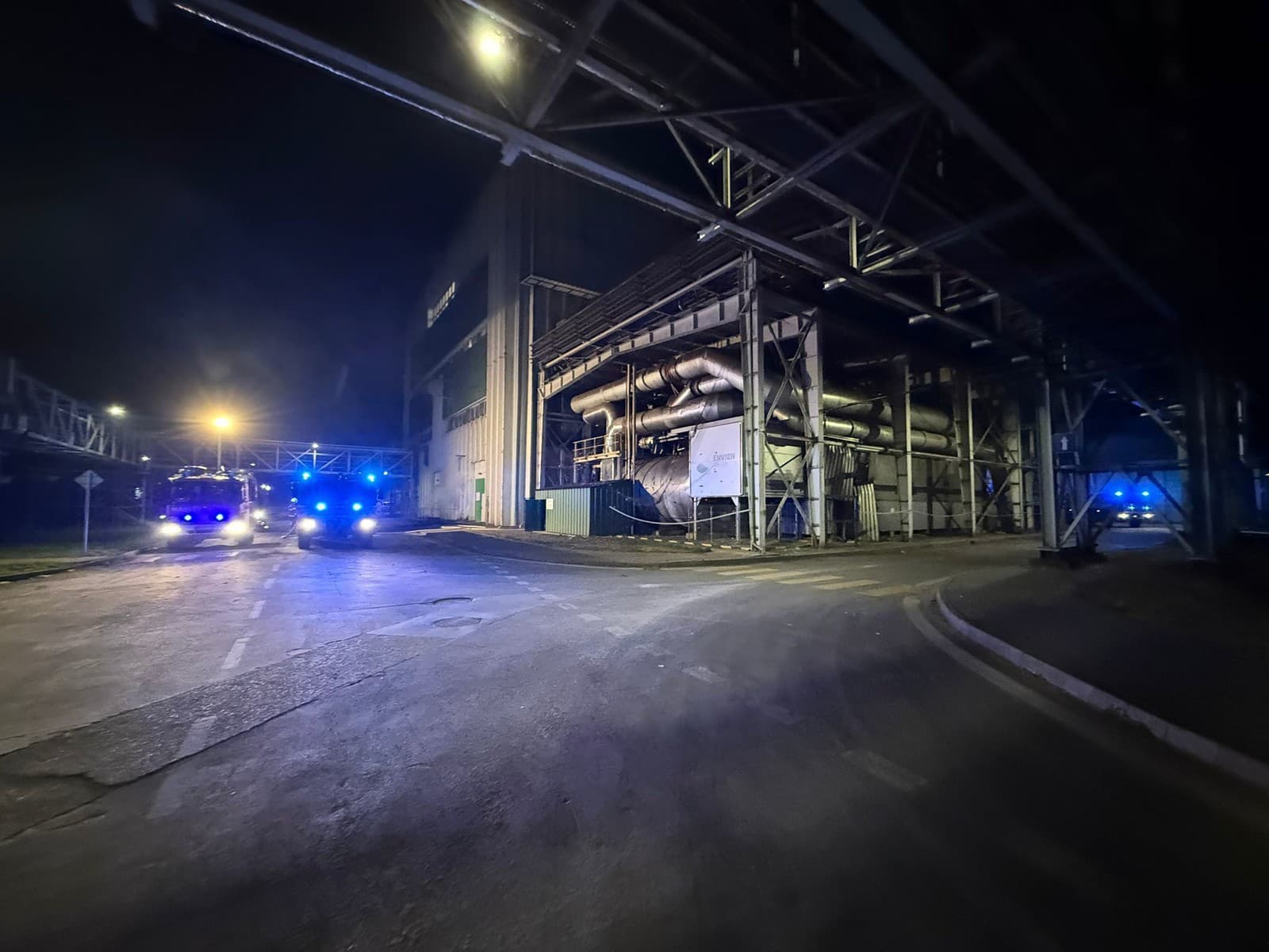 Hasiči od skorého rána