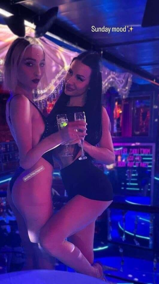 dcéra Ivany Jirešovej - Sofie (vľavo) - pracuje ako striptérka