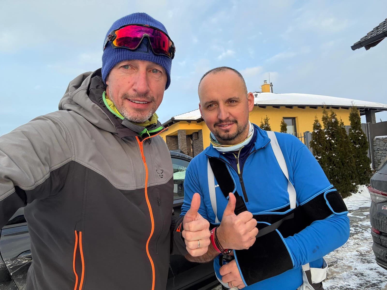 KDHákom sa lepí smola