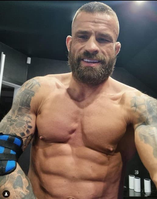 Karlos Vémola nemá peniaze