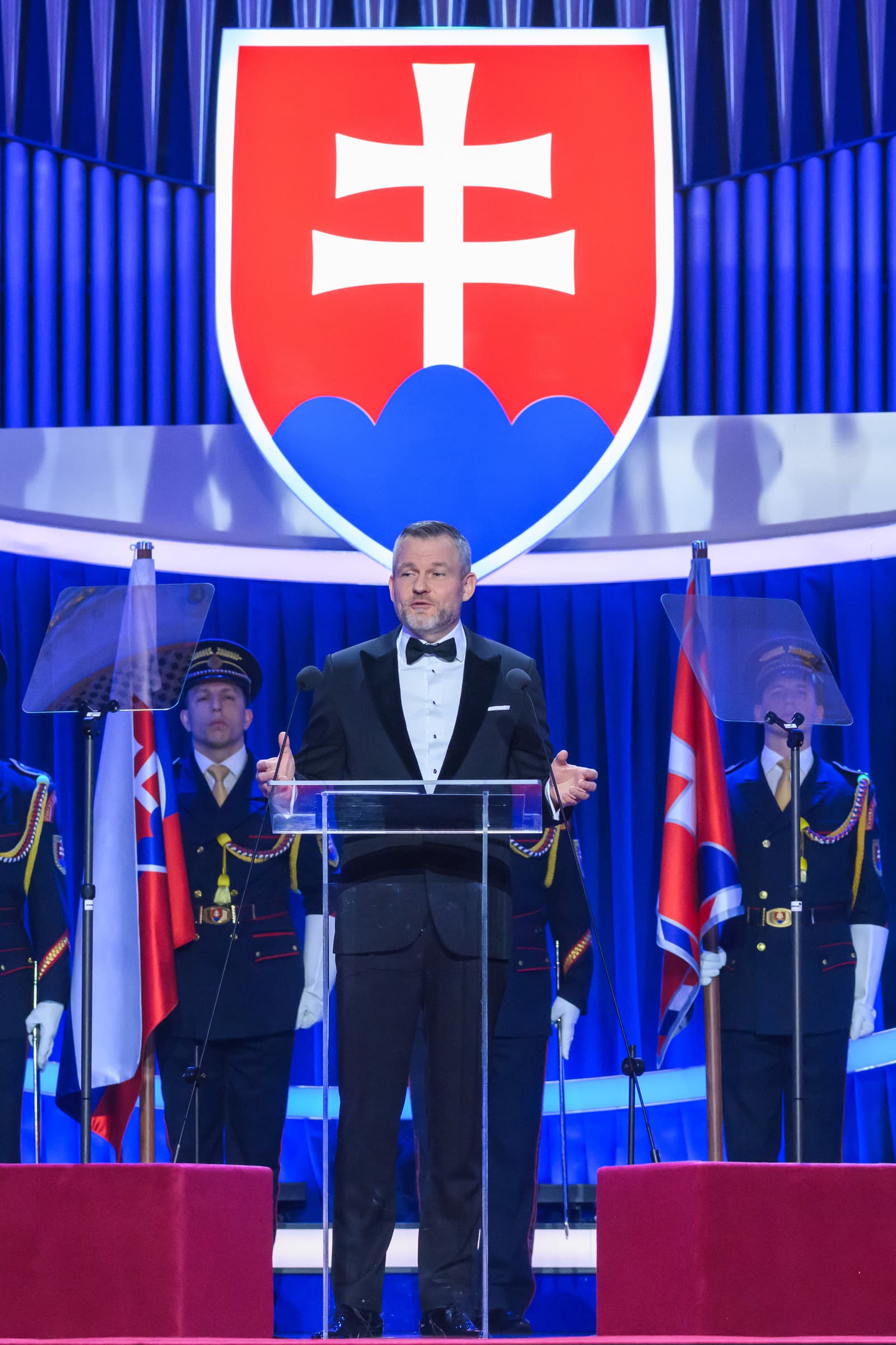 Prezident Peter Pellegrini udelil štátne vyznamenania 22 osobnostiam, z toho štyrom in memoriam.