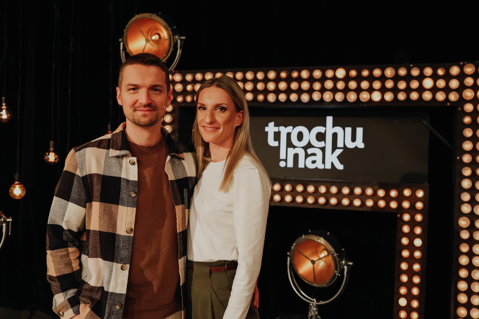 Molnár to uchopil trochu inak! Adela sa červenala: Takto zhodnotil jej zadok  - galéria | Topky.sk