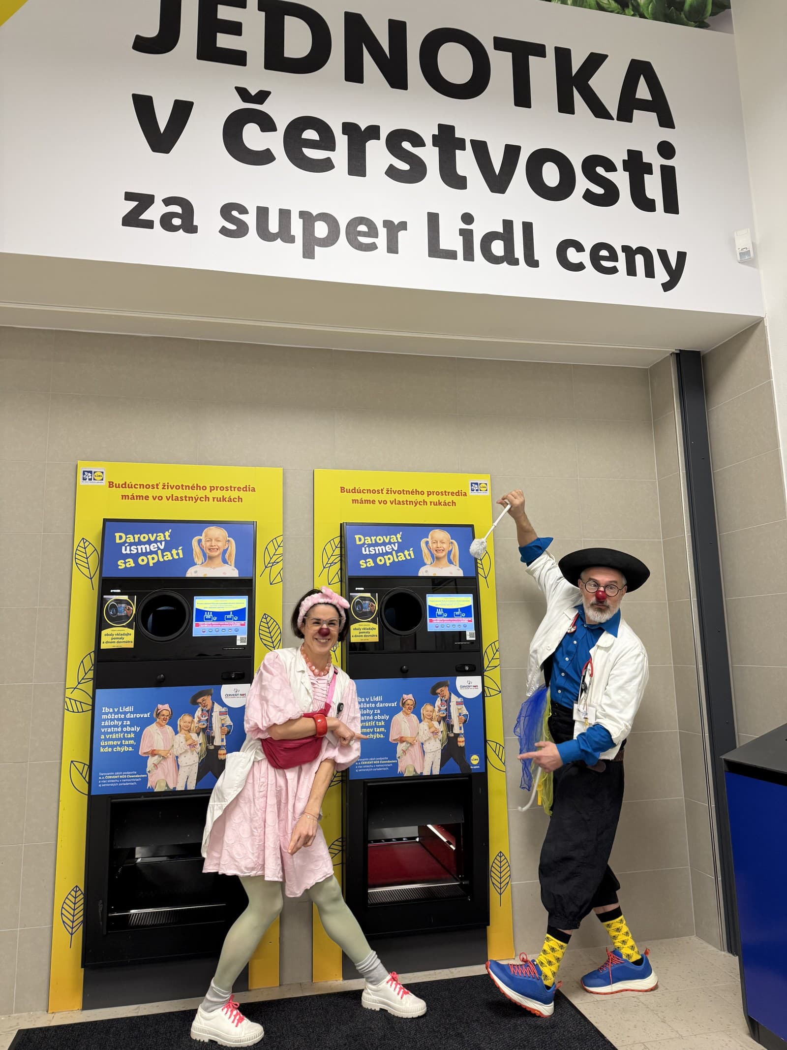 Vráťte fľašu, darujte úsmev: