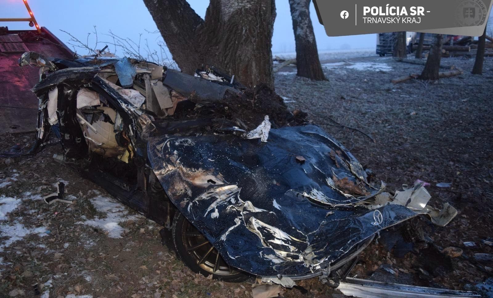 Snúbenec Moniky Jákliovej (†31)