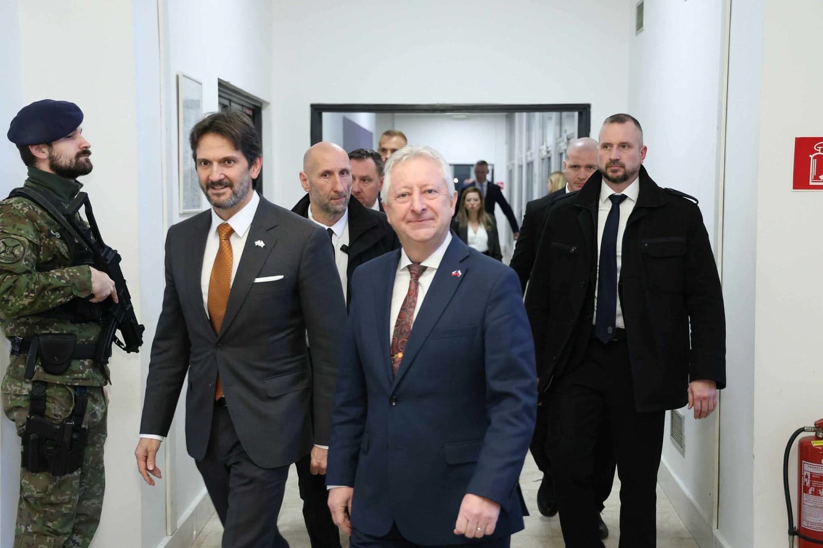 Minister obrany SR Robert Kaliňák prijal nového ministra obrany ČR Jaromíra Zůnu