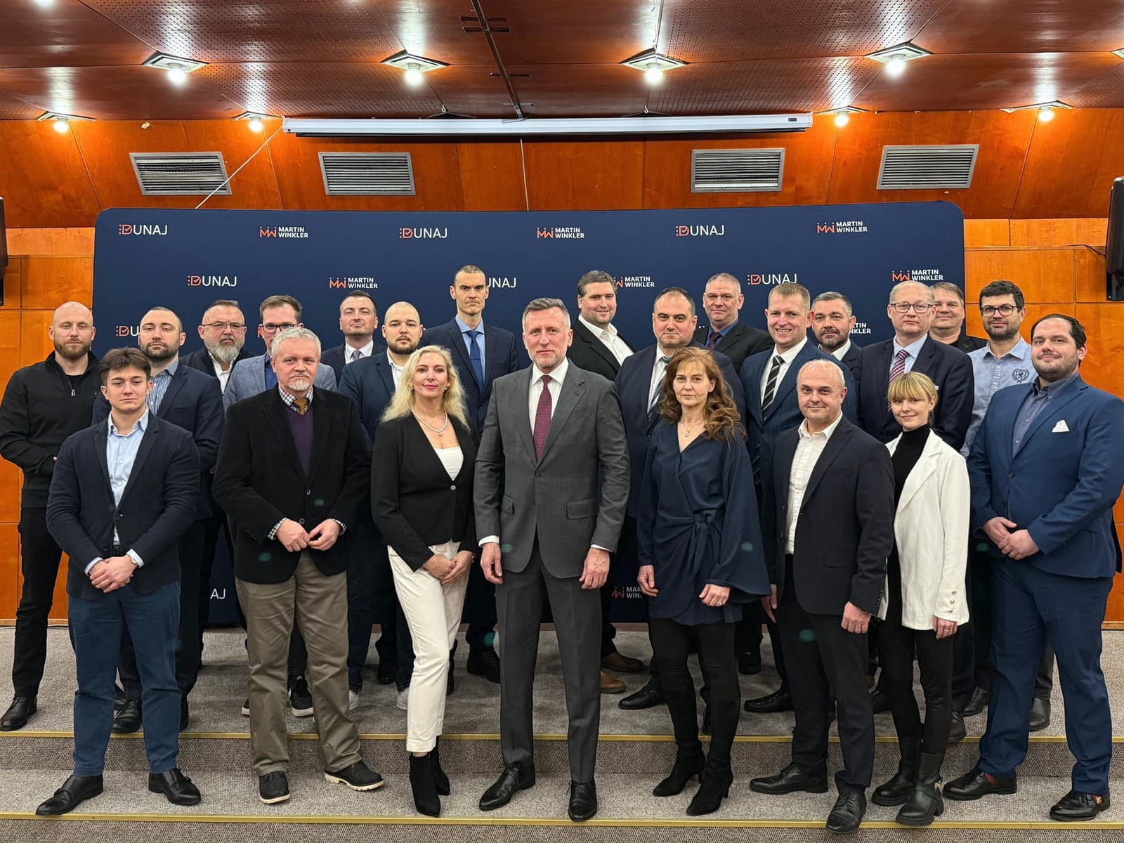 Dunaj vstupuje do komunálnych