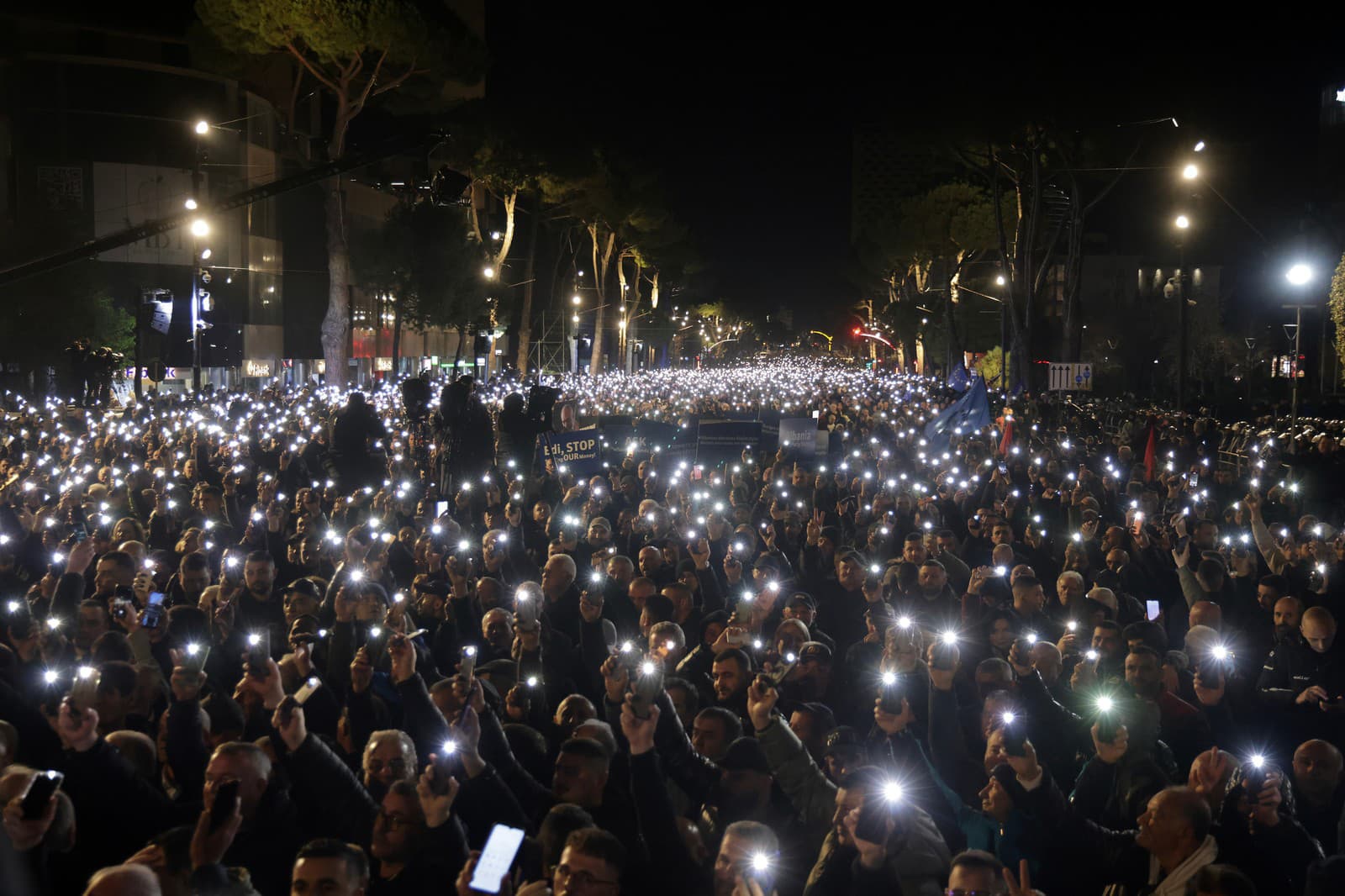 Nepokoje v Albánsku: Počas