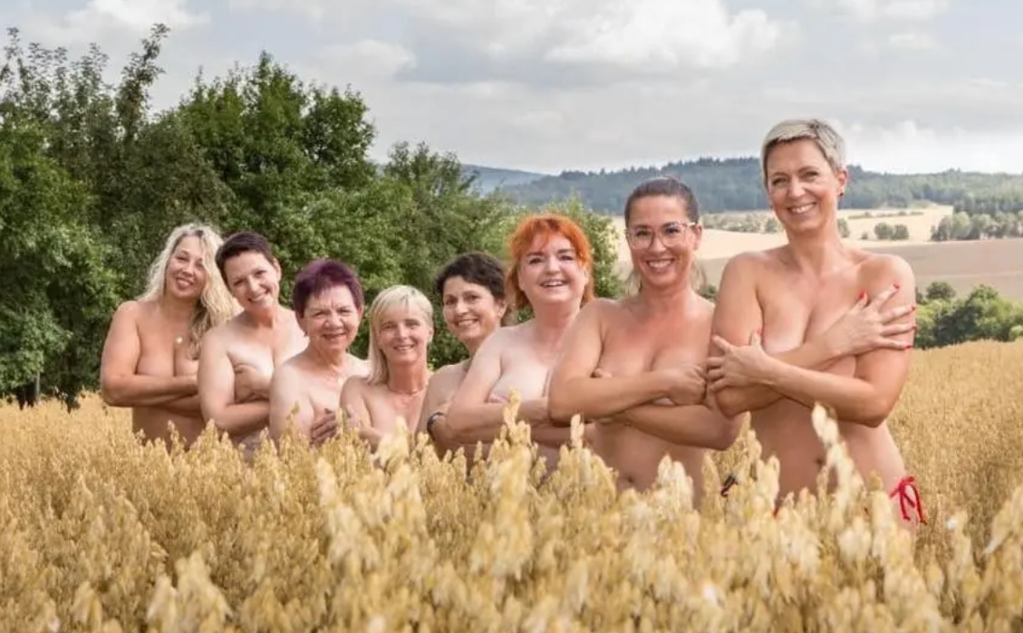 Hasičky sa vyzliekli pre dobročinnú vec.