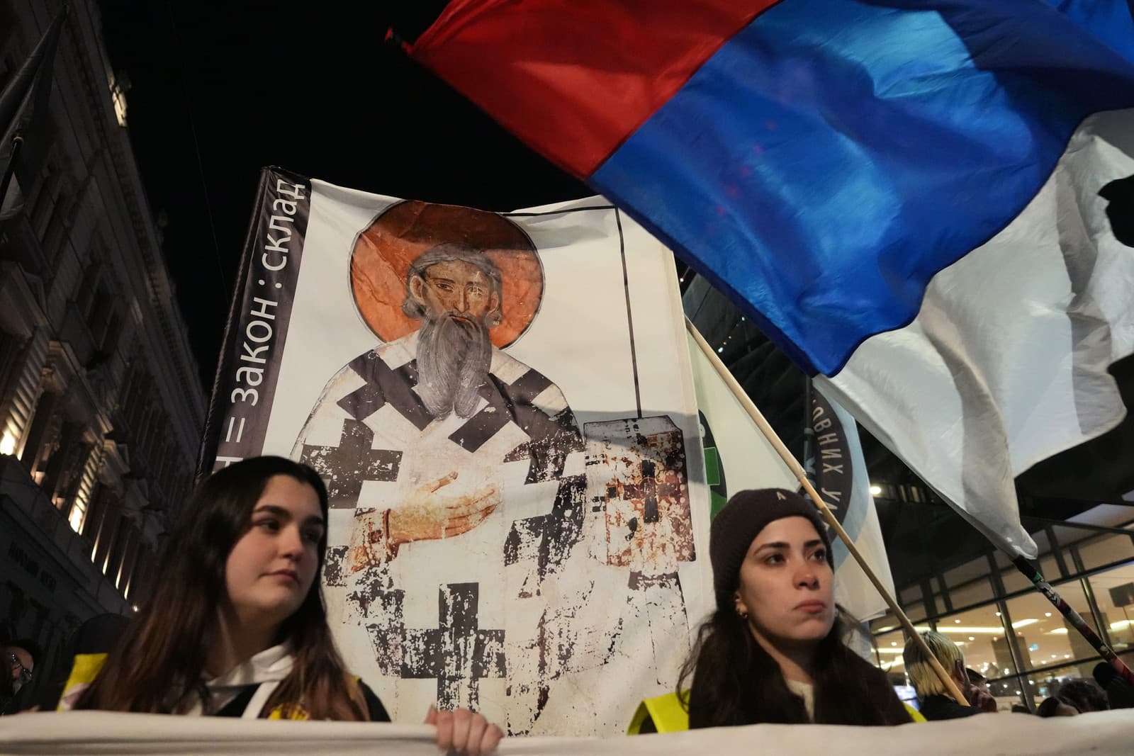 Belehrad zaplavili protesty: Tisíce