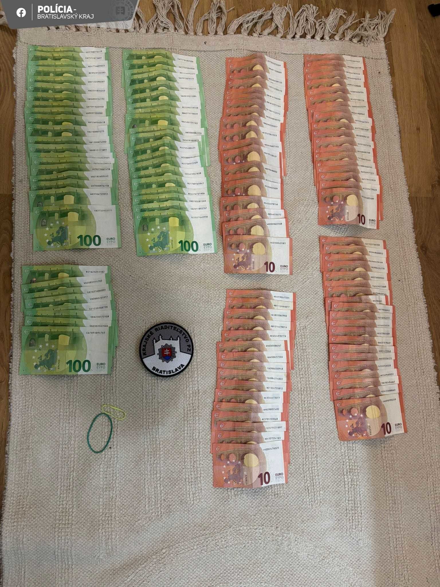 Polícia v rámci protidrogovej akcie zadržala viacero osôb.