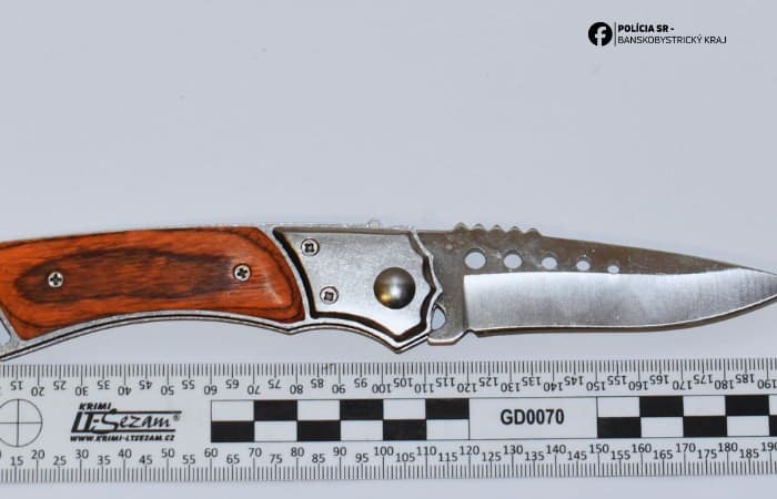 polícia zadržala 33-ročného muža, ktorý v Lučenci nožom ohrozoval dvoch ľudí