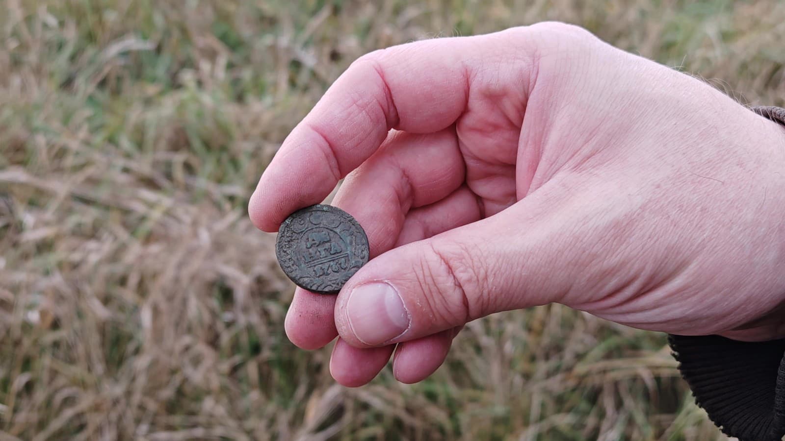 Hľadal stratené kladivo, no