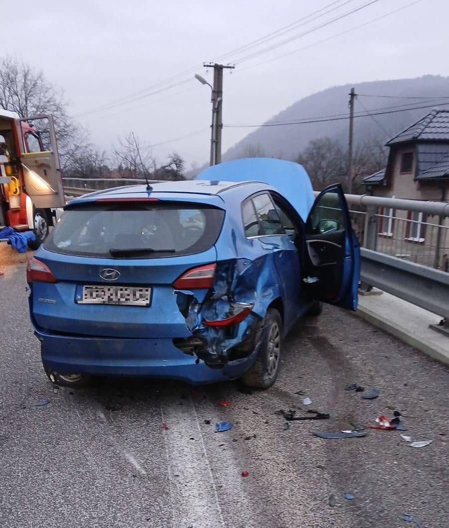 Zrážka dvoch áut v