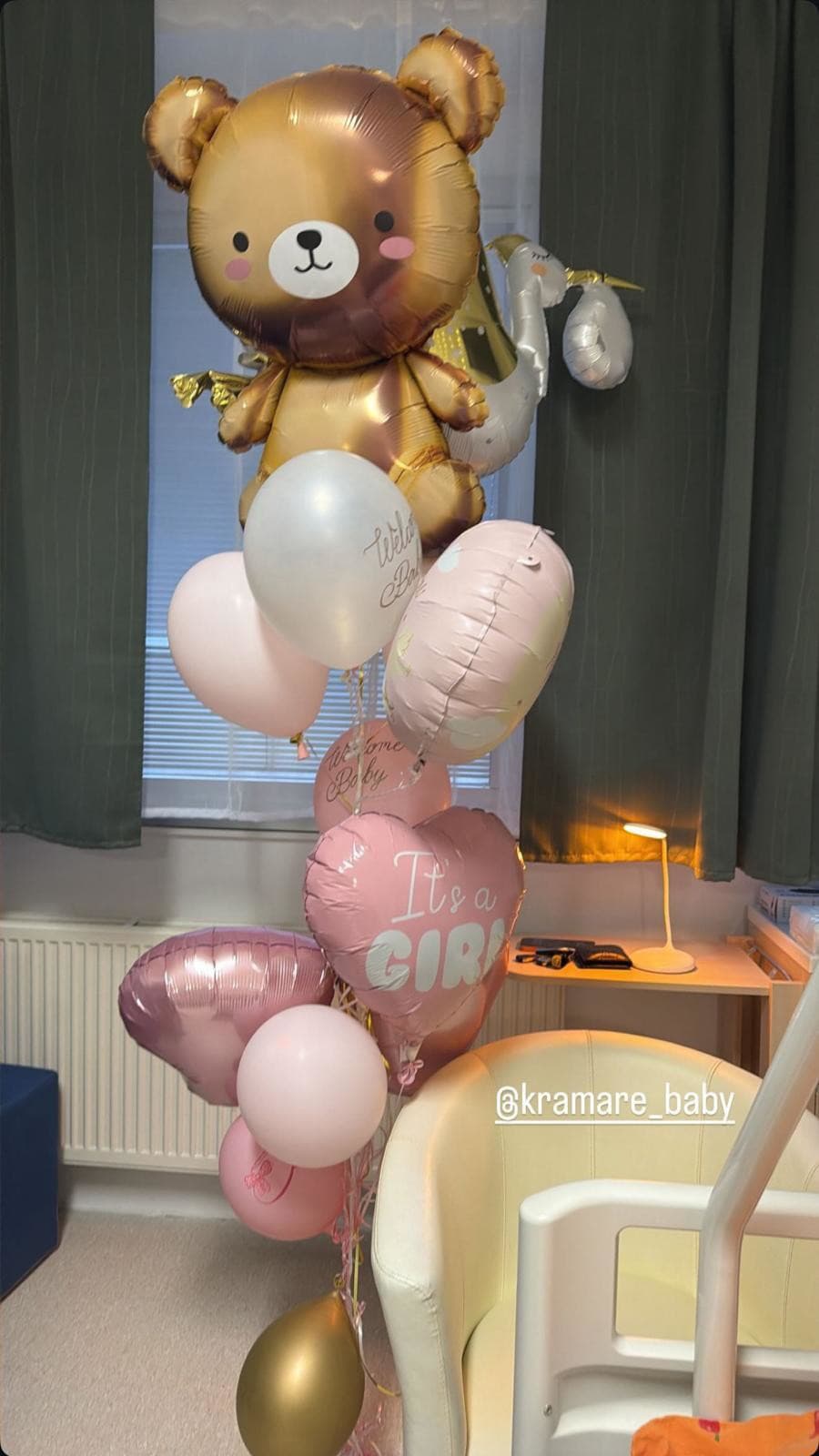 Plačkovú čakalo k narodeniu dcérky na izbe takéto prekvapenie.