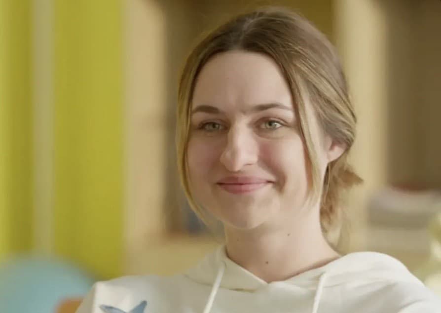 Sára Hrčková ako študentka Janka