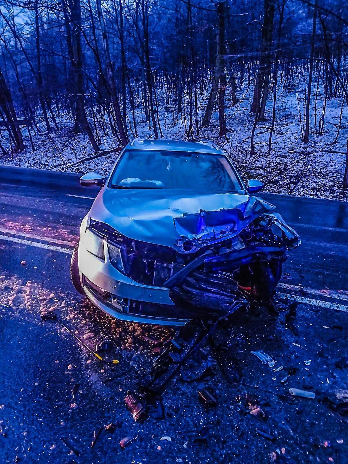 Na ceste I/19 (úsek Ďurďošík – Košické Olšany) došlo k čelnej zrážke dvoch osobných motorových vozidiel.