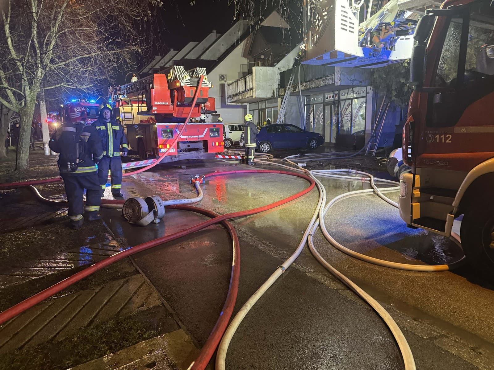 Ničivý oheň neďaleko Budapešti!