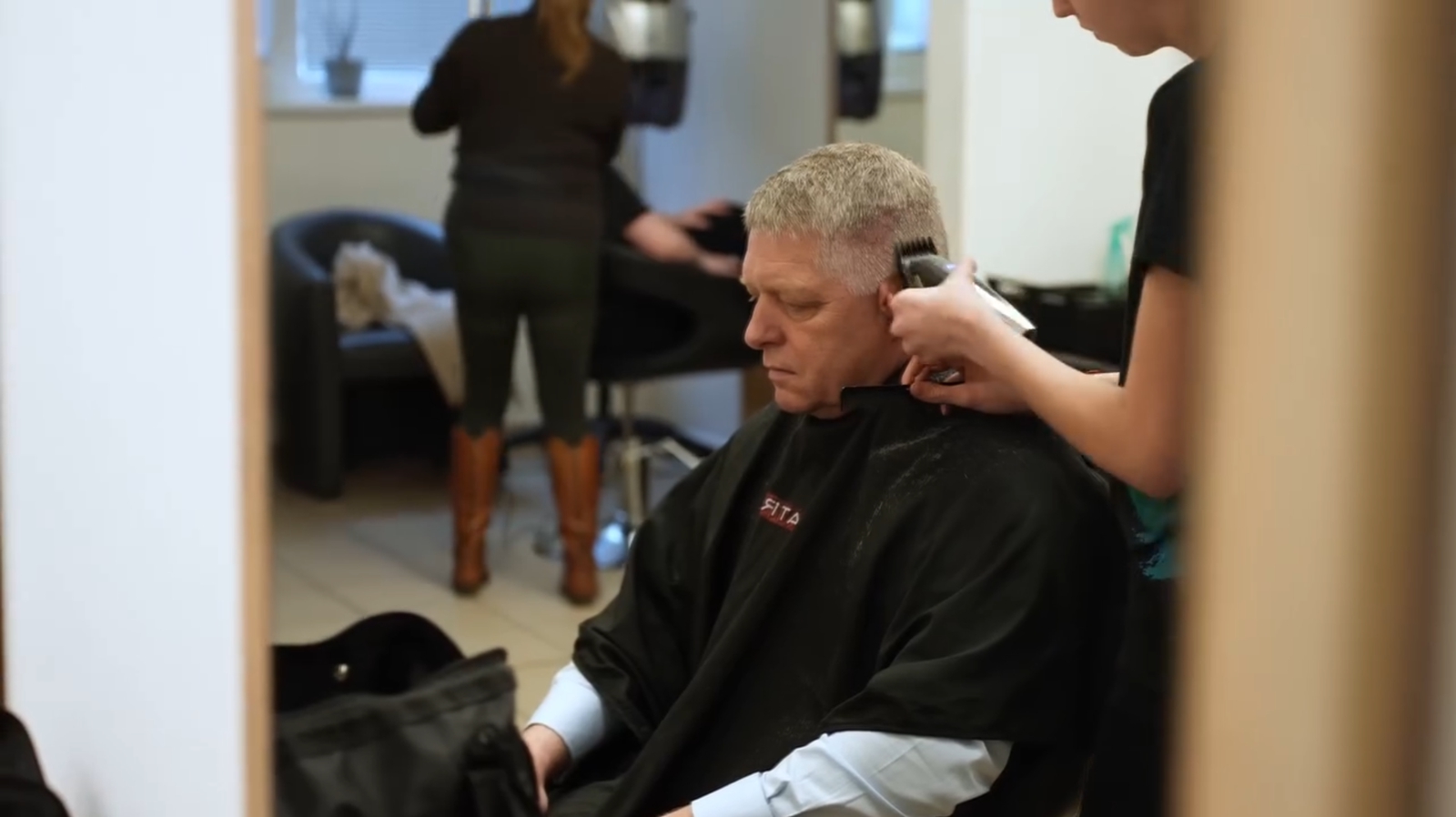 Fico zahodil ostych a