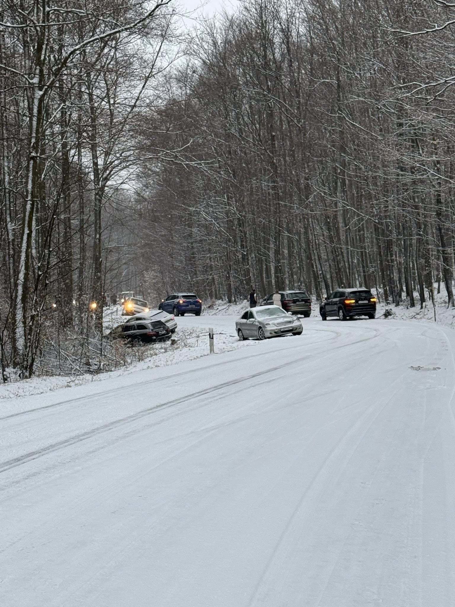 Počasie ochromilo dopravu: VIDEO