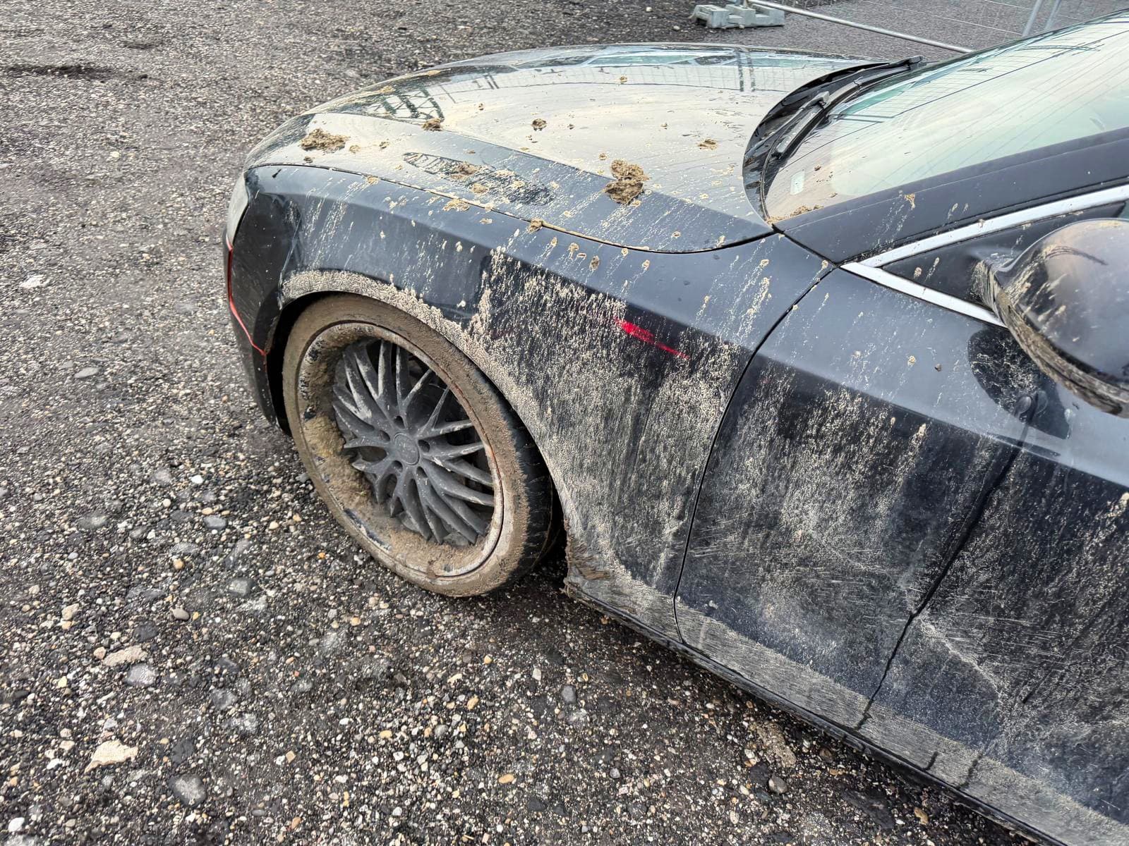 Odbočil do zákazu, policajtov