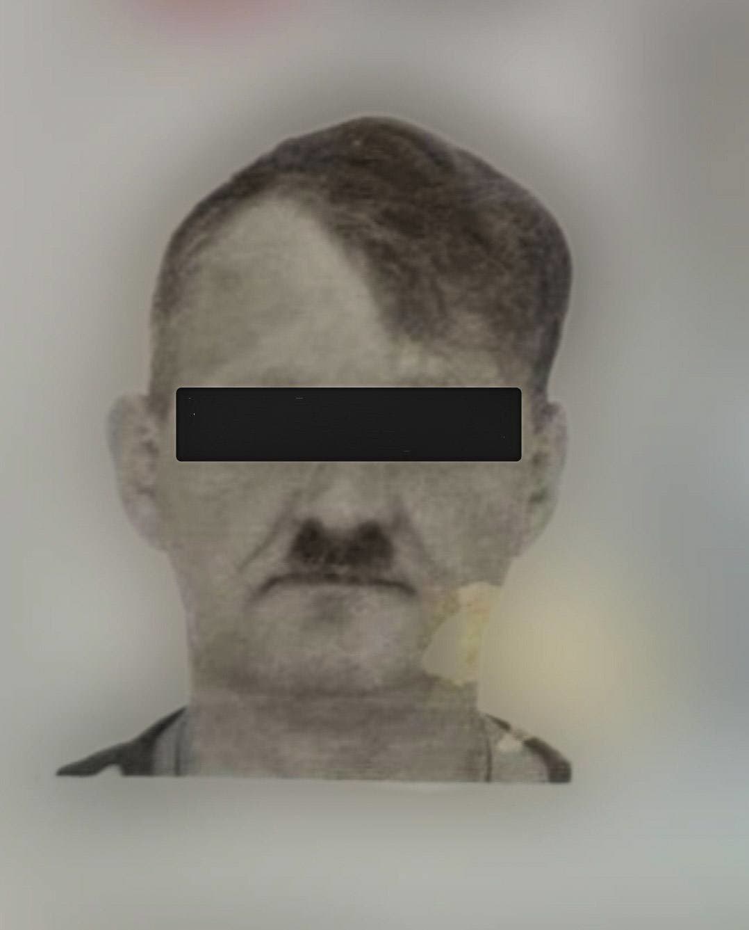 Muž so symbolmi nacizmu skončil vo väzbe.